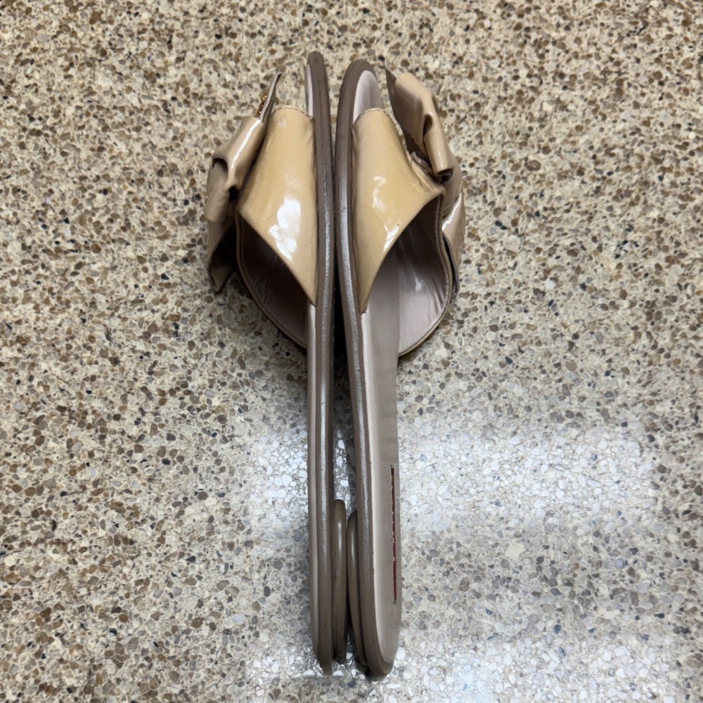 Prada Patent Leather Women's Cream Bow Slide Sandals - Picture 13 of 15